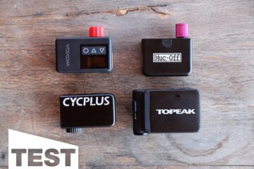 4 Mini-Akku-Kompressoren im Test: Elektrische Mini-Pumpen für die Trikottasche