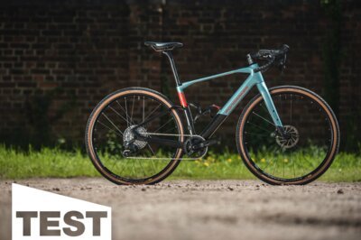 Mondraker Dusty RR im E-Gravel Bike Test 2023: Von kultiviert Graveln bis Krachenlassen