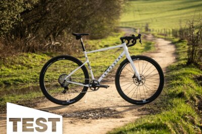Commencal 365 Test: Einfach mal Metal-graveln gehen